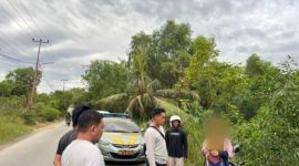 Polisi mengambil keterangan korban di lokasi terjadinya Curas di Karimun. Foto: istimewa