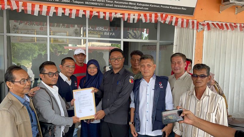 Tim HMR ber-AURA melaporkan Kabag Tapem Pemkab Karimun atas dugaan ketidaknetralan di Pilkada Kepri 2024. Foto: istimewa