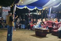 Calon Wakil Bupati Karimun Raja Bakhtiar memaparkan visi misi kepada Masyarakat Teluk Air. Foto: istimewa
