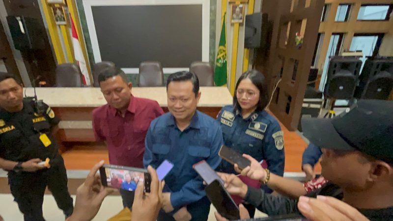 Kajari Karimun diwawancara awak media. Foto: ricky/kepriheadline.id