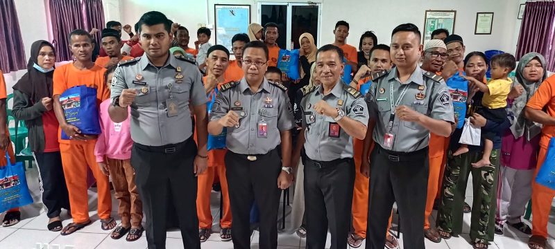 Rutan Kelas II Tanjungbalai Karimun Salurkan Bantuan Sosial kepada Keluarga Warga Binaan. Foto: istimewa