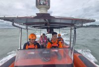 Tim SAR Gabungan menujunlokasi tenggelamnya speedboat di Perairan Kepala Riau, Sugie Besar. Foto: Dokumen Bansarnas Karimun