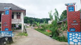 Dorong Peningkatan Ekonomi Warga dan Promosi Wisata, PT Timah Bangun Gapura Untuk Warga Tanjung Pakdan. Foto: Istimewa