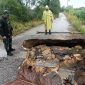 Jalan Penghubung di Teluk Setimbul Amblas Pasca Diguyur Hujan Berhari-hari. Foto: Istimewa/KepriHeadline.id