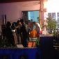 Polisi mengevakuasi jasad korban ke RSUD Muhammad Sani. Foto: istimewa