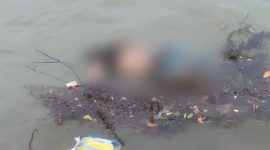Penampakan mayat laki-laki yang ditemukan mengapung di PT KMS. Foto: Istimewa