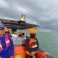 Tim SAR Gabungan melakukan pencarian terhadap korban kecelakaan laut yang masih hilang. Foto: Istimewa