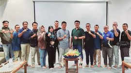 Sinergi bersama Insan Pers, PT Timah Serahkan Tumpeng dalam Moment HPN 2025. Foto: Humas PT Timah.