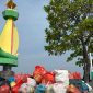 Sampah-sampah mulai menumpuk di sejumlah ruas jalan Coastal Area. Foto: Istimewa/kepriHeadline.id