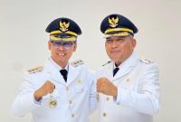 Bupati dan Wakil Bupati Karimun terpilih Iskandar Syah dan Rocky Marciano Bawole. Foto: Facebook 