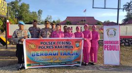 Polsek Tebing Berbagi Ratusan Paket Takjil dan Sembako ke Masyarakat. Foto: Dokumen Polisi/KepriHeadline.id