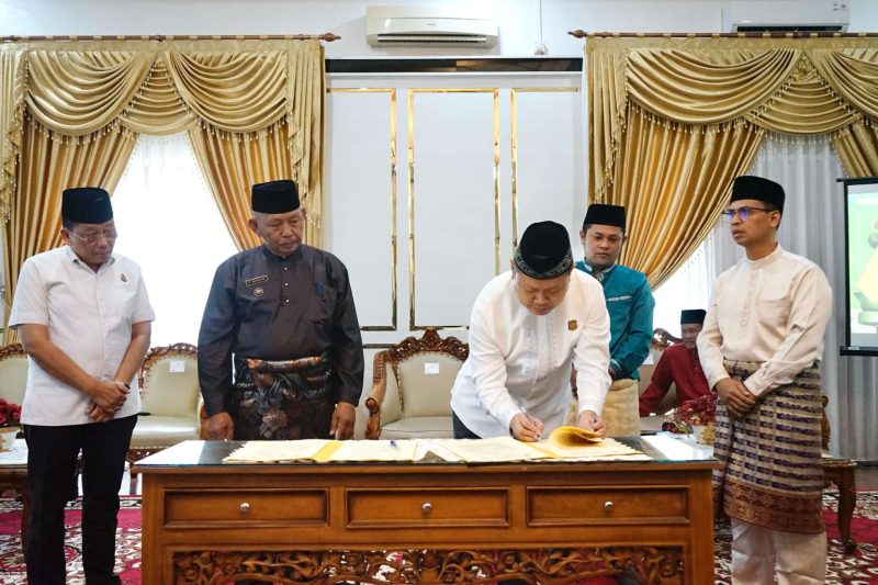 Kajati Kepri Bersama Bupati Karimun Luncurkan Program Desa Amanah. Foto: Istimewa