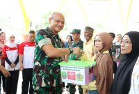 Kodim 0317/TBK, Korem 033/WP, dan INTI Kepri Gelar Bakti Sosial untuk Warga Karimun. Foto: Istimewa