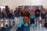PT Pelabuhan Karimun Bagikan 103 Paket Sembako untuk Warga Sekitar dan Pensiunan. Foto: Istimewa