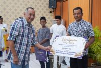 Momen Ramadan 1446 Hijriah, PT Timah Salurkan Ratusan Paket Sembako Bagi Nelayan di Pulau Kundur. FOTO: Corporate Communication PT Timah Tbk