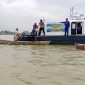 Satpolairud Polres Karimun Salurkan Bantuan Sembako bagi Nelayan Pesisir Karimun. FOTO: Satpolairud Polres Karimun.