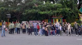 Komunitas Motor HIB Karimun Gelar 'Buke On The Road' Part 4, Bagikan Sembako ke Panti Asuhan dan Ribuan Paket Takjil untuk Masyarakat. FOTO: Istimewa/KepriHeadline.id