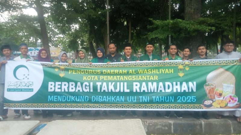 Al-Washliyah Pematang Siantar Bagikan Takjil dan Dukung UU TNI dalam Aksi Sosial Ramadhan. Foto: Istimewa