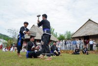 Lestarikan Tradisi Lewat Wisata Edukatif, PT Timah Bersama Lembaga Adat Mapur Hadirkan Kampung Adat Gebong Memarong. FOTO: Corporate Communication PT Timah Tbk