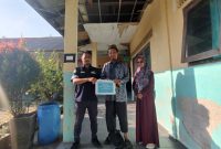 Tingkatkan Sarana dan Prasarana Pendidikan, PT Timah Serahkan Bantuan untuk Madrasah Ibtidaiyah Darul Jannah Karimun. FOTO: Corporate Communication PT Timah Tbk
