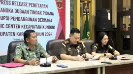 Kejari Karimun pimpin Konferensi Pers di Kejari Karimun. Foto: Istimewa