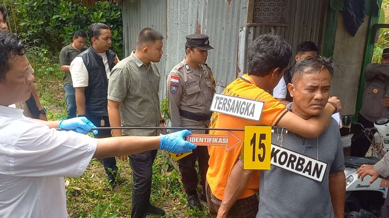 Reka adegan pembunuhan Bernard Rivaldo. Foto: ricky/kepriHeadline.id