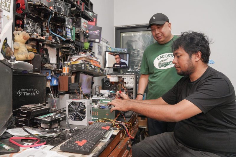 D&P Komputer Makin Eksis, Mitra Binaan PT Timah Sukses Kembangkan Usaha Layanan Service dan Sparepart Komputer. FOTO: Corporate Communication PT Timah Tbk