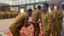 Bupati Iskandarsyah Pimpin Apel Perdana Usai Libur Lebaran. FOTO: Deran/Diskominfo Karimun