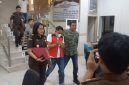 Tersangka Rusnaidi alias Jhon Kampar digiring Penyidik Pidsus Kejari Karimun ke Mobil Tahanan, usai ditetapkan sebagai tersangka. FOTO: Istimewa