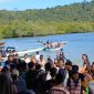 Tangkapan layar saat pengeroyokan di Pantai Telunas terjadi.