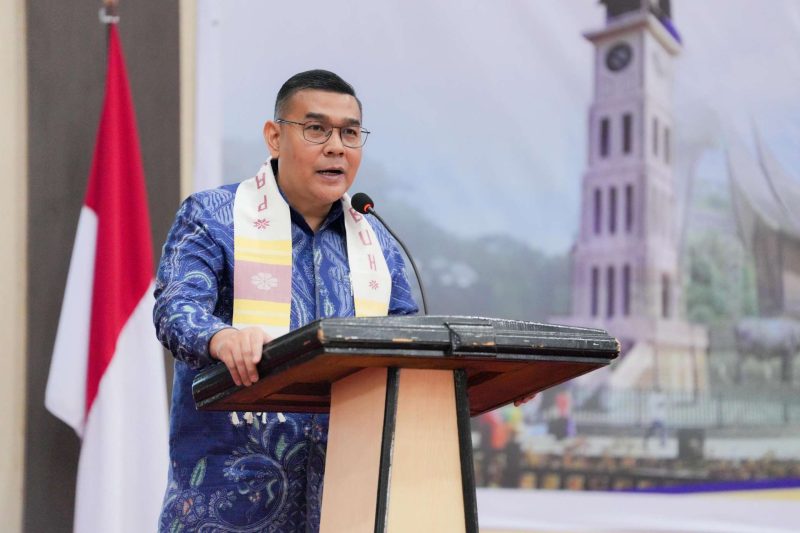 Wakil Menteri Agraria dan Tata Ruang/Wakil Kepala Badan Pertanahan Nasional (Wamen ATR/Waka BPN), Ossy Dermawan, menyosialisasikan program Pengadministrasian dan Pendaftaran Tanah Ulayat di Kota Payakumbuh. FOTO: Biro Humas Kementerian ATR/BPN
