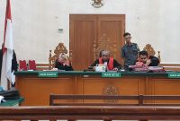 Majelis Hakim pengadilan Negeri Tanjung Balai Karimun menggelar sidang lanjutan perkara penyeludupan 10,05 kiligram sabu. FOTO: Istimewa/KepriHeadline.id