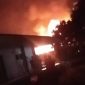 angkapan layar video saat  api membakar satu rumah di Kelurahan Baran.  FOTO; Istimewa