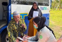 Mobil Sehat Hadir di Dusun II Desa Kundur, Ratusan Warga Bisa Berobat Gratis. FOTO: Corporate Communication PT Timah Tbk