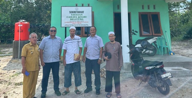 Tingkatkan Kualitas Sumber Daya Manusia di Lingkar Tambang, PT Timah Serahkan Bantuan untuk Mendukung Pembangunan Pesantren di Belitung Timur . FOTO: Corporate Communication PT Timah Tbk