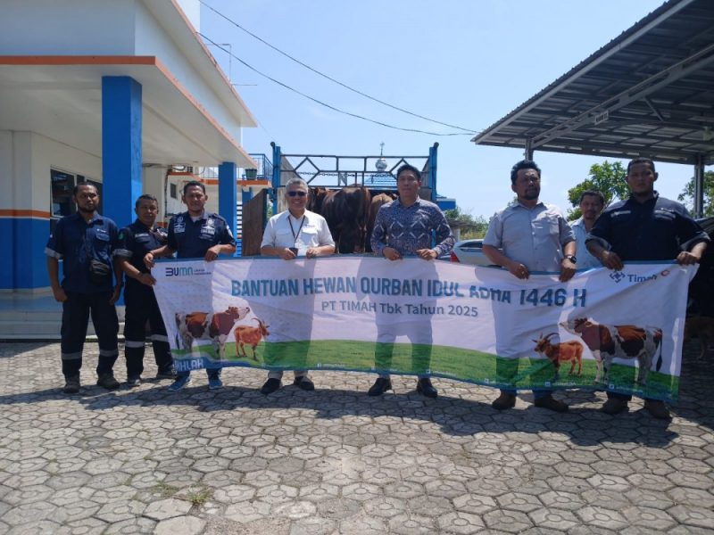 Idul Adha Penuh Makna, PT Timah Bagikan Hewan Kurban untuk Masyarakat Bangka Barat. FOTO: Corporate Communication P TTimah TBK