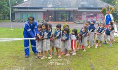 Edukasi Bahaya Api Sejak Dini, Tim Fire Fighter PT Timah Kunjungi TK Kutilang 1 Pangkalpinang