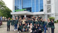 PT Timah Dukung Praktikum Ekosistem Pesisir di Pulau Kelapan, Mahasiswa Observasi Langsung ke Alam . FOTO: Corporate Communication PT Timah Tbk