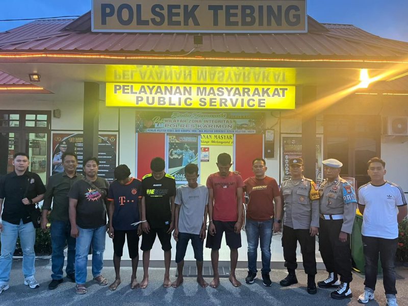 Empat pelaku pencurian kabel senilai puluhan juta rupiah di ringkus Polsek Tebing. FOTO: Dokumen Polsek Tebing untuk KepriHeadline.id