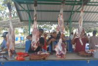 Semangat Berbagi Karyawan PT Timah di Momen Idul Adha, Warga Kesatuan Islam Tionghoa hingga Petugas Kebersihan Terima Daging Kurban. FOTO: Corporate Communication PT Timah Tbk