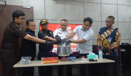 125 Gram Sabu Dimusnahkan Polisi, Modus Pelaku Bikin Geleng-geleng