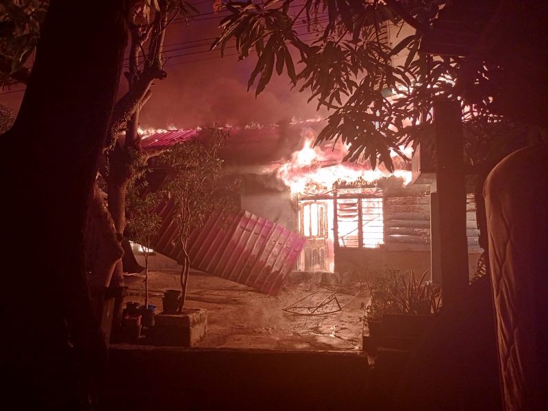 Penampakan kebakaran rumah di Gg Asoka Kelurahan Baran. FOTO: Istimewa