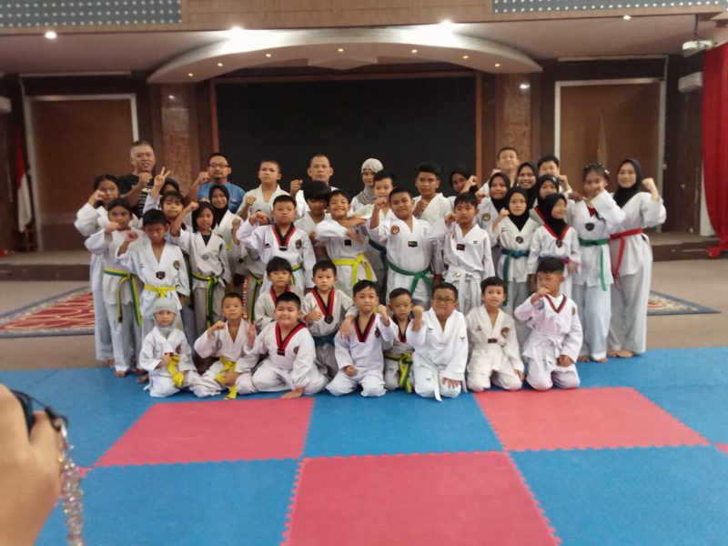 39 Atlet Taekwondo Karimun Ikuti Ujian Kenaikan Tingkat. FOTO: Istimewa
