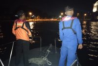 Kapal Pembawa Kayu Tenggelam di Perairan Karimun, Tiga Orang Selamat Usai Terombang Ambing di Laut