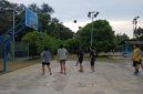 Optimalkan Aset untuk Dukung Olahraga Masyarakat, Puluhan Remaja Antusias Berlatih Basket di Lapangan PT Timah. FOTO: Corporate Communication PT Timah Tbk