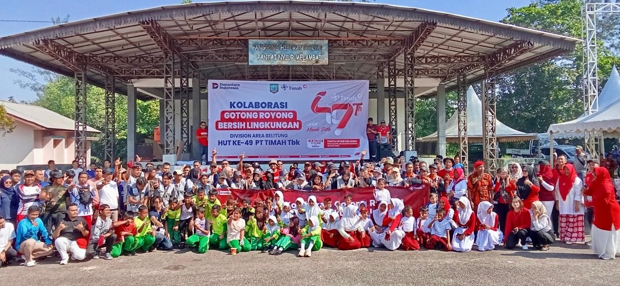 PT Timah dan Pemda Belitung Kolaborasi Jaga Kebersihan Destinasi Wisata Pantai Nyiur Melambai 