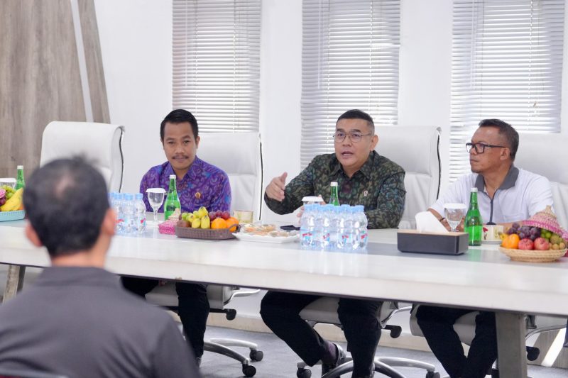 Tinjau Kantah Kota Denpasar, Wamen ATR/Waka BPN Tekankan Pentingnya Budaya Melayani. FOTO: Corporate Communication PT Timah Tbk