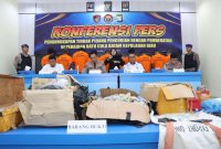 Sindikat Pencurian di Kapal Asing Terbongkar, 10 Orang Ditangkap di Perairan Karimun. FOTO: Humas Polda Kepri