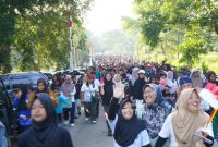 Ribuan warga ramaikan Fun Walk PT Timah Tbk di Kundur. FOTO: Property of PT Timah TBK