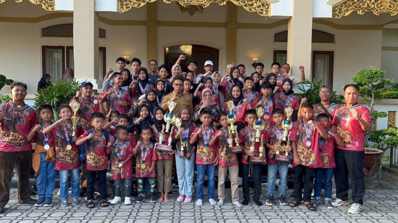 Tim Silat Karimun Dominasi Kepri Open, Raih Juara Umum di Dua Kategori. FOTO: Istimewa